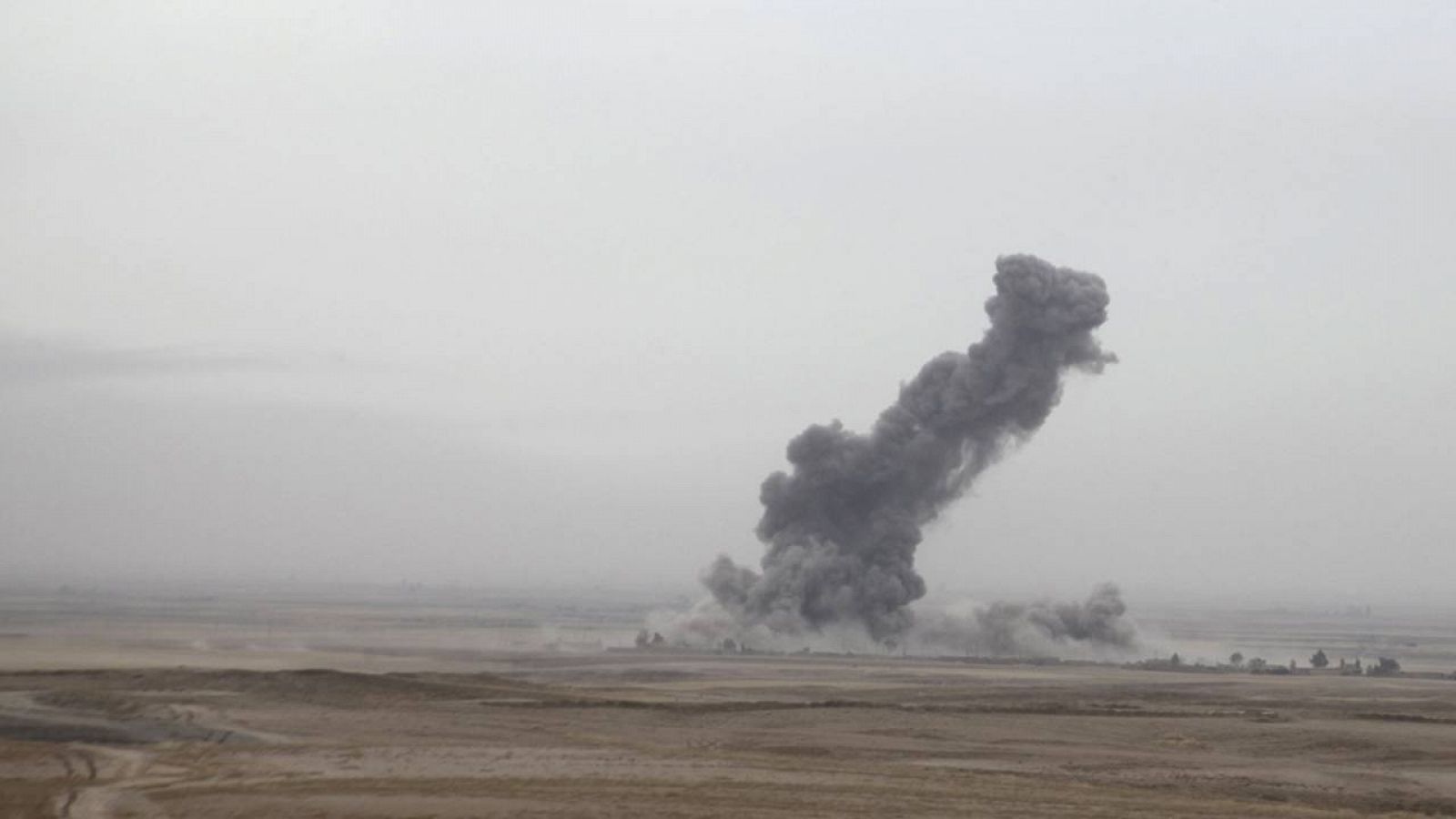 Imagen de archivo de un bombardeo a objetivos del Estado Islámico