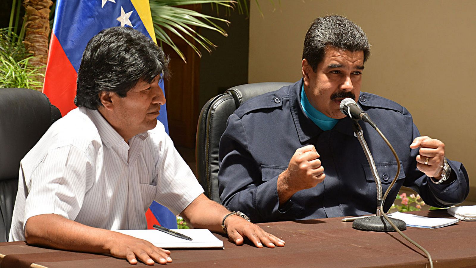 Los presidentes Evo Morales y Nicolás Maduro, durante el encuentro bilateral que han celebrado en Bolivia