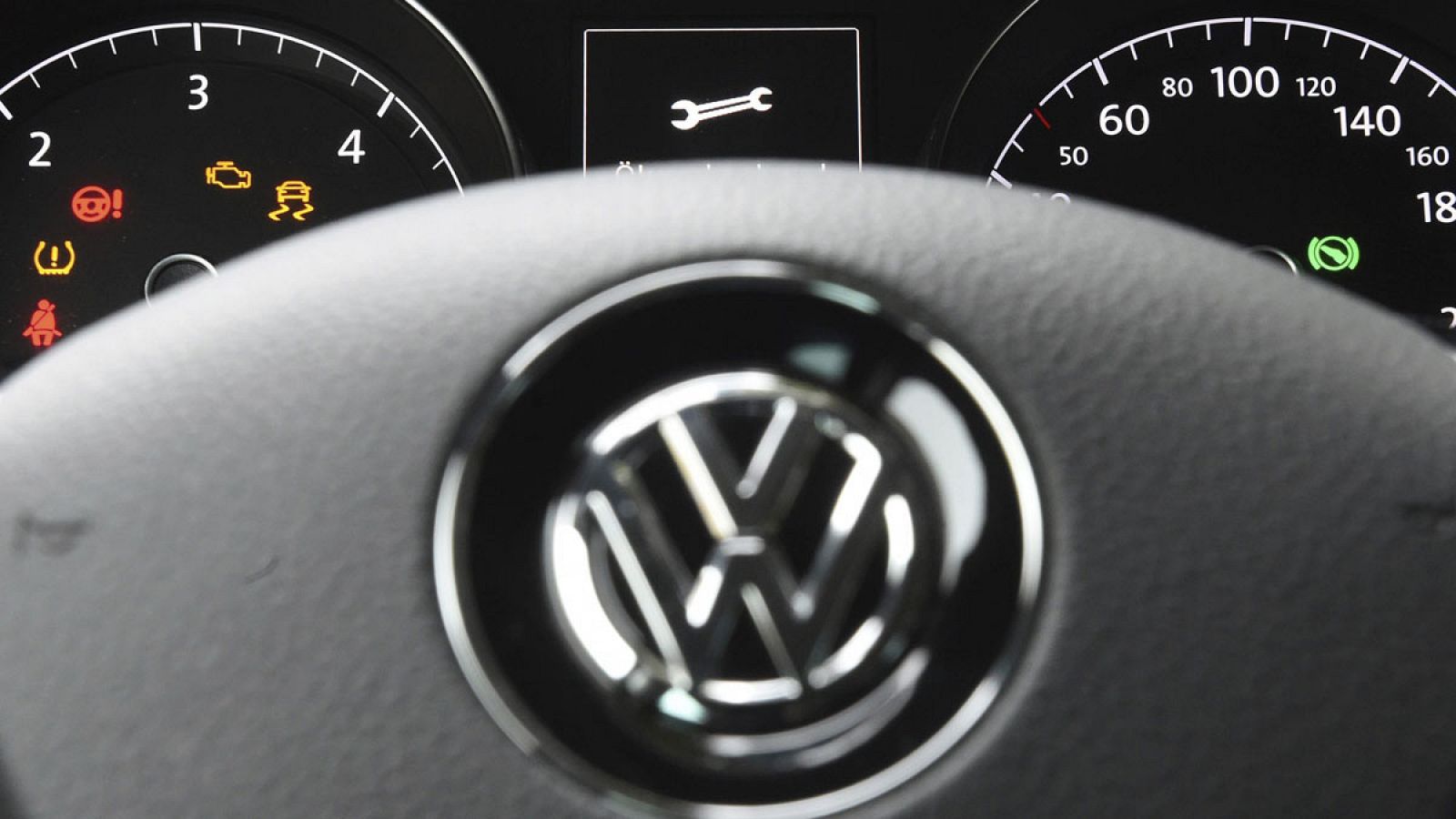 Detalle del salpicadero de un vehículo Volkswagen