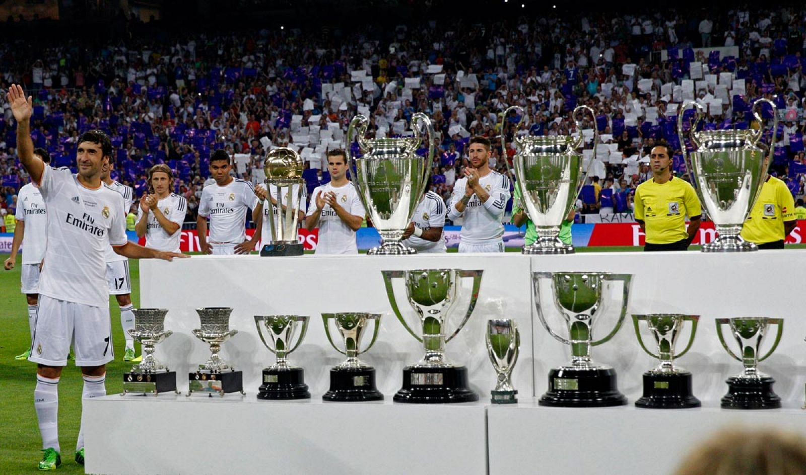 Raúl se llevó seis Ligas y tres Champions con el Real Madrid.