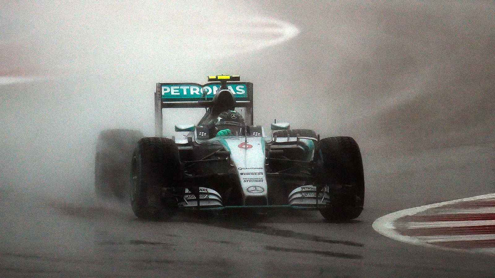 Rosberg firma la pole en Austin tras la suspensión de la Q3 por la lluvia