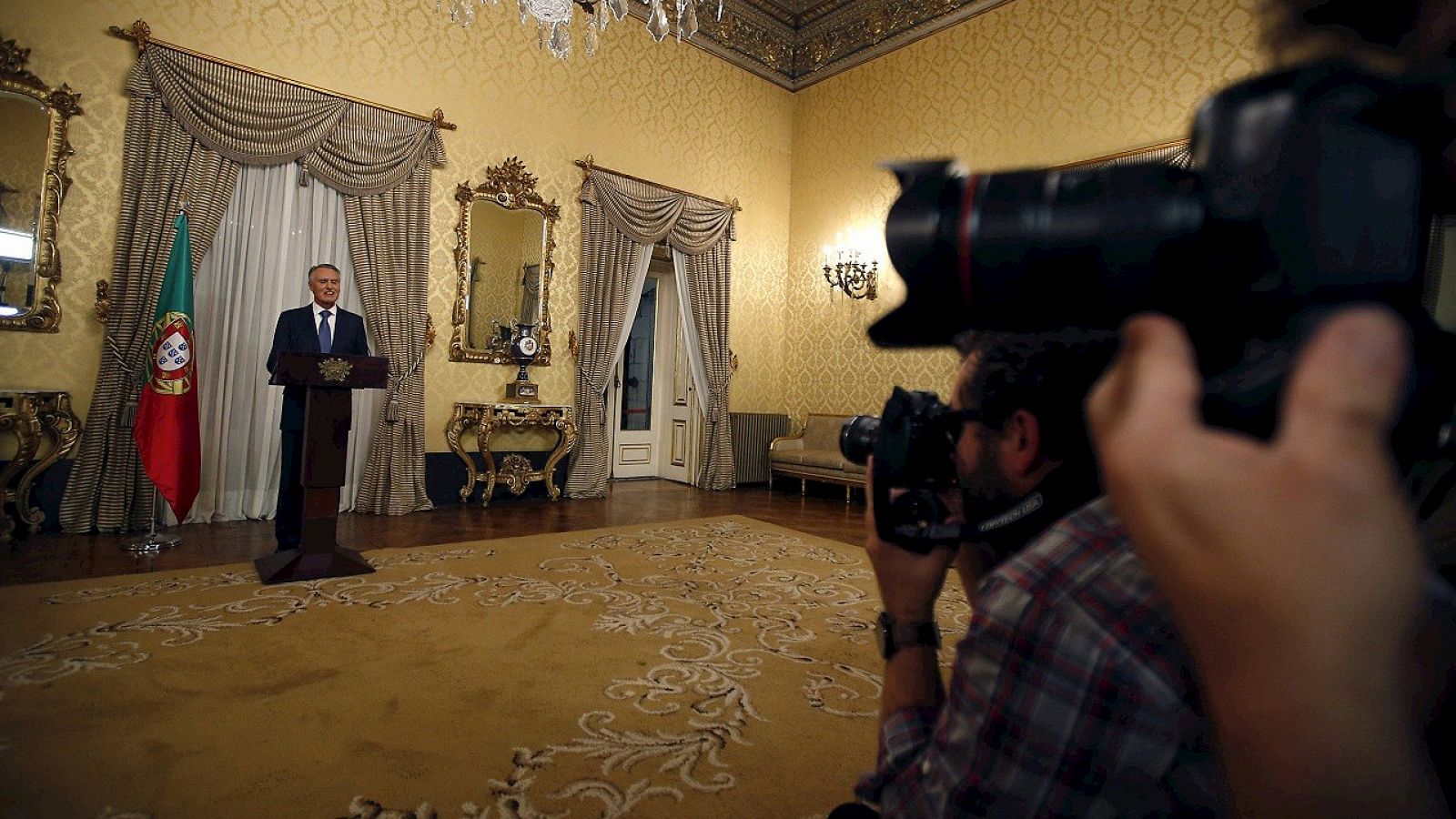El presidente de Portugal, Anibal Cavaco Silva, en una declaración en el palacio de Belem, el 22 de octubre de 2015. REUTERS/Rafael Marchante