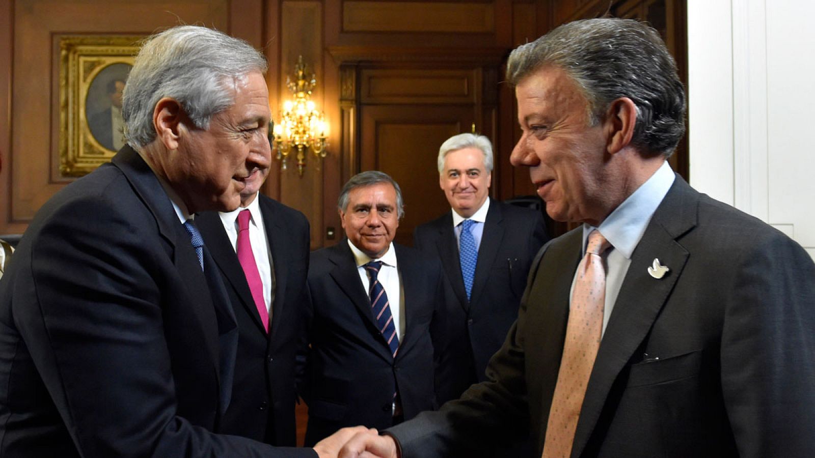 Juan Manuel Santos, durante un encuentro con el ministro de Relaciones Exteriores de Chile, Heraldo Muñoz.