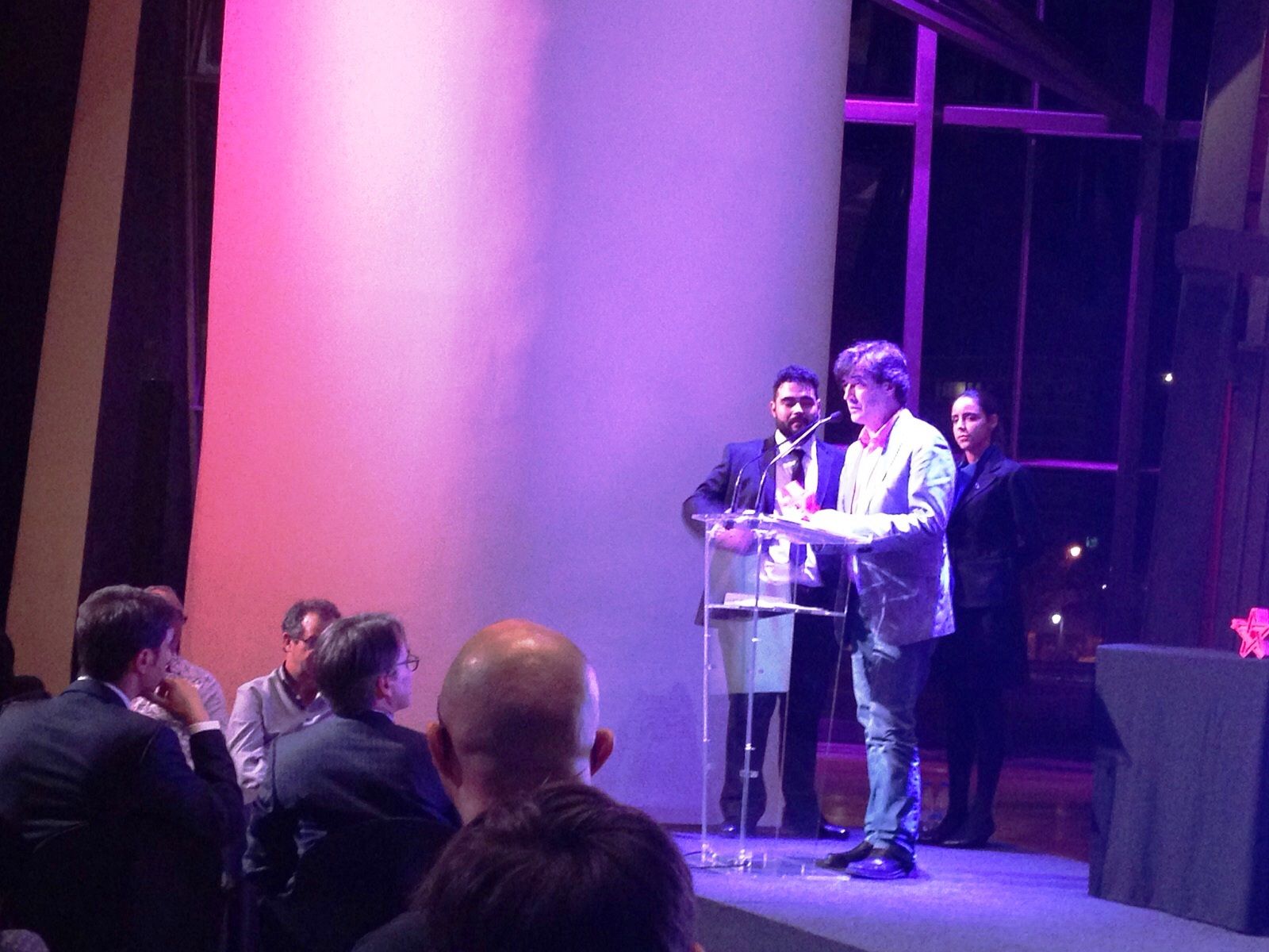 Tomás Fernando Flores recoge el premio Fest para Radio 3