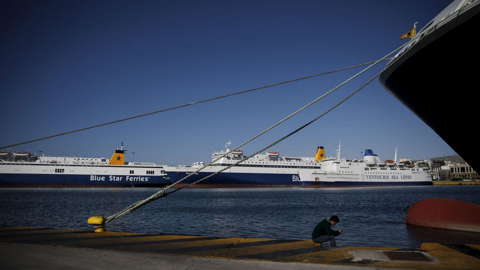 Barcos amarrados en el puerto de El Pireo por la huelga del sector marítimo