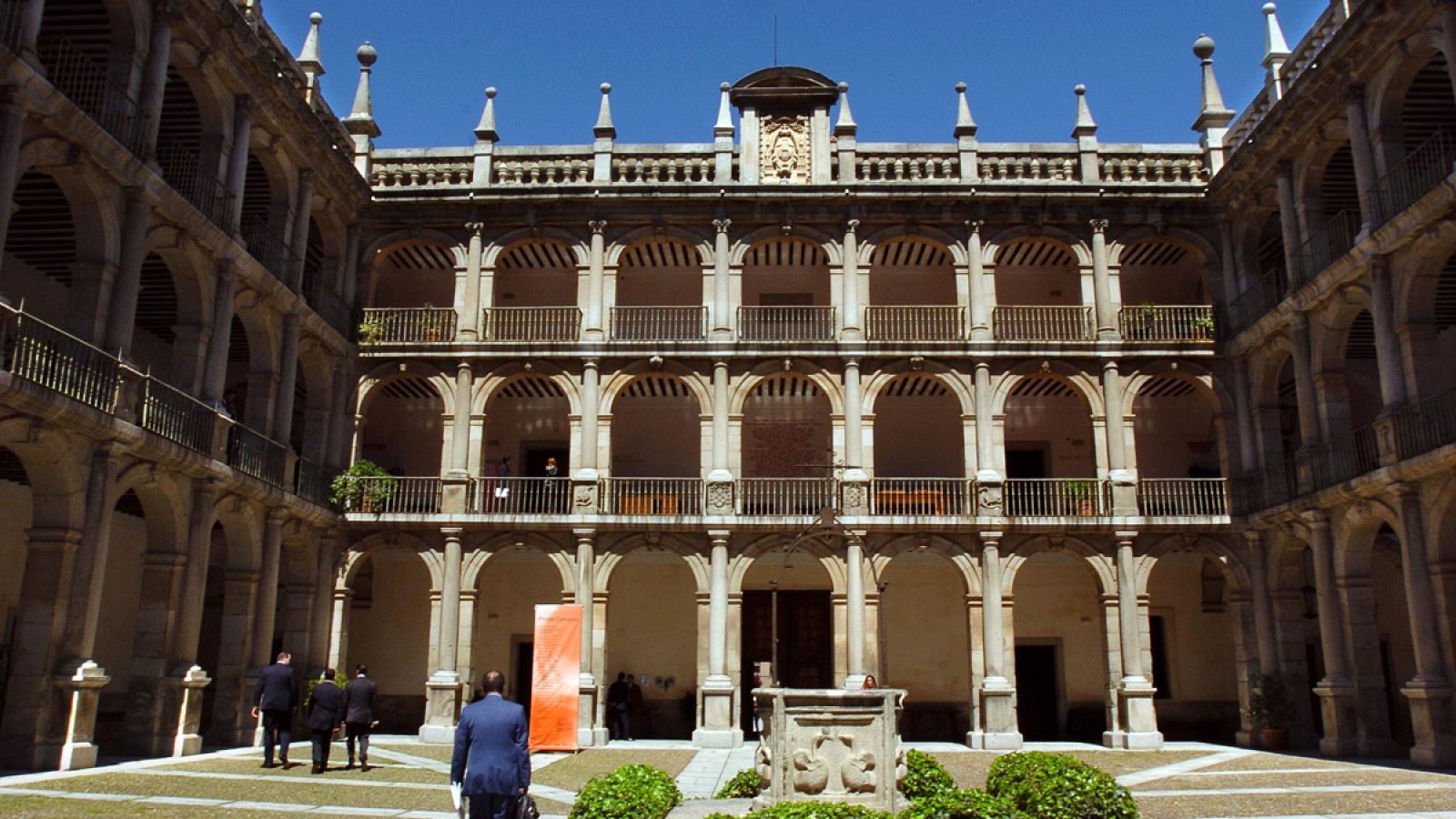 Patio de Santo Tomás de Villanueva de la Universidad de Alcalá de Henares