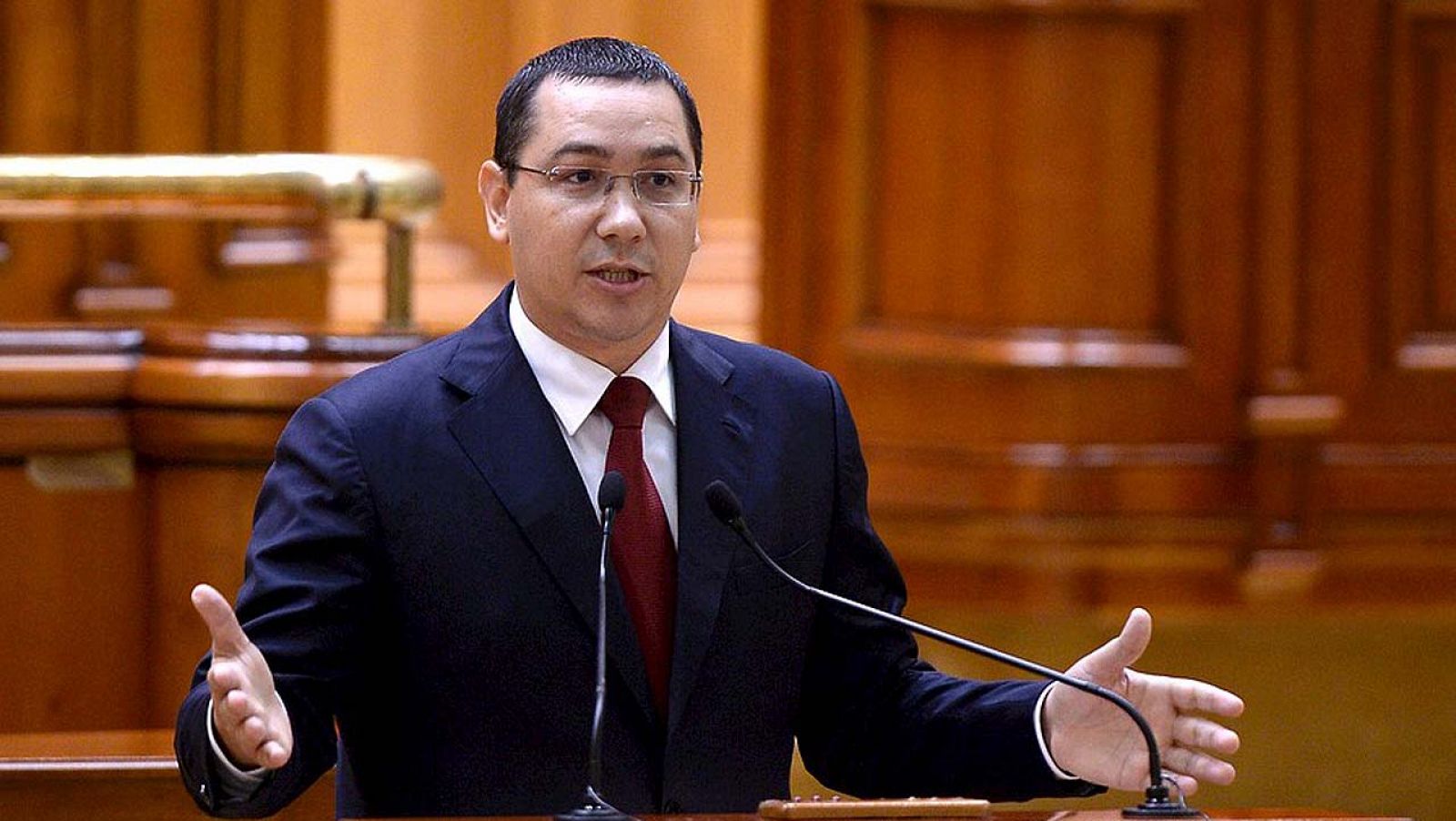 El primer ministro de Rumanía, Victor Ponta, en una imagen de archivo (29 de septiembre de 2015). REUTERS/Inquam Photos/Files