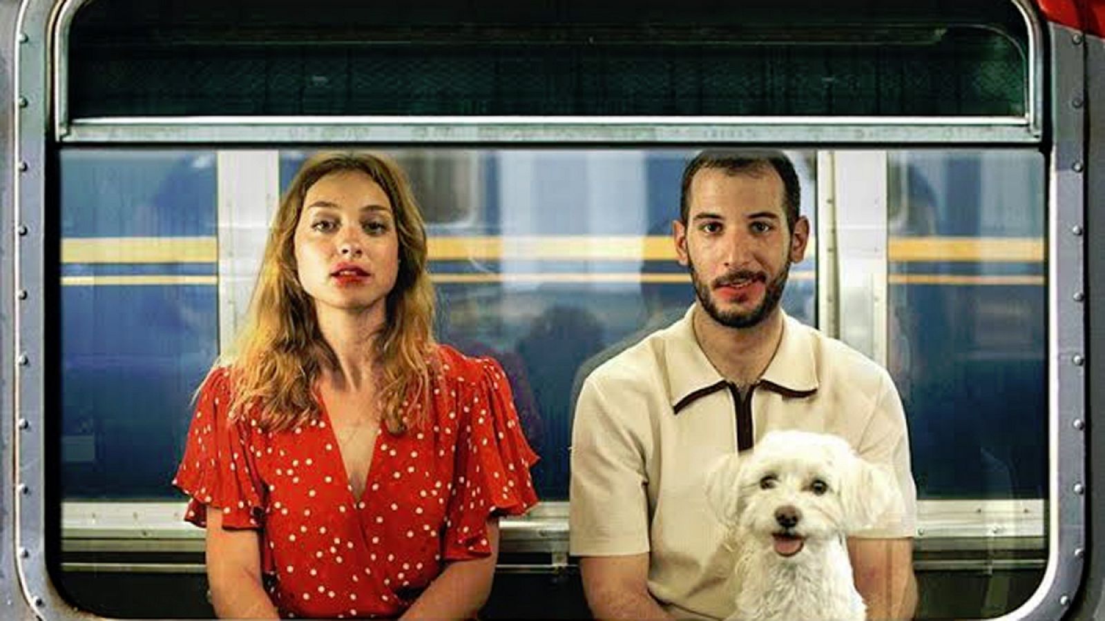 Imagen del cartel de 'El beso corto', el nuevo film dirigido por David Priego con Lourdes Hernández (Russian Red) y Carlos Troya como protagonsitas