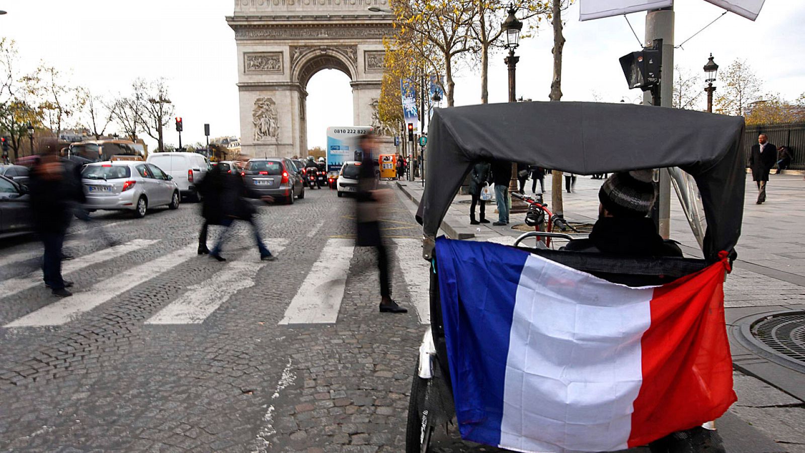 Francia recuerda a las víctimas de los atentados de París con un homenaje nacional.