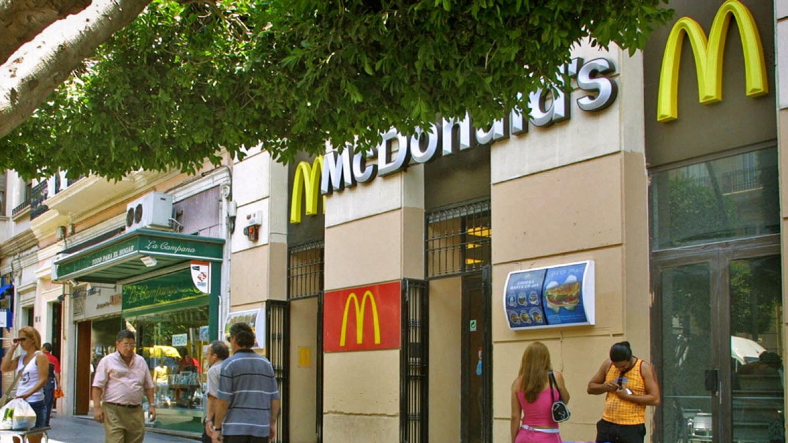 Un McDonald's en el centro de Almería en una imagen de archivo