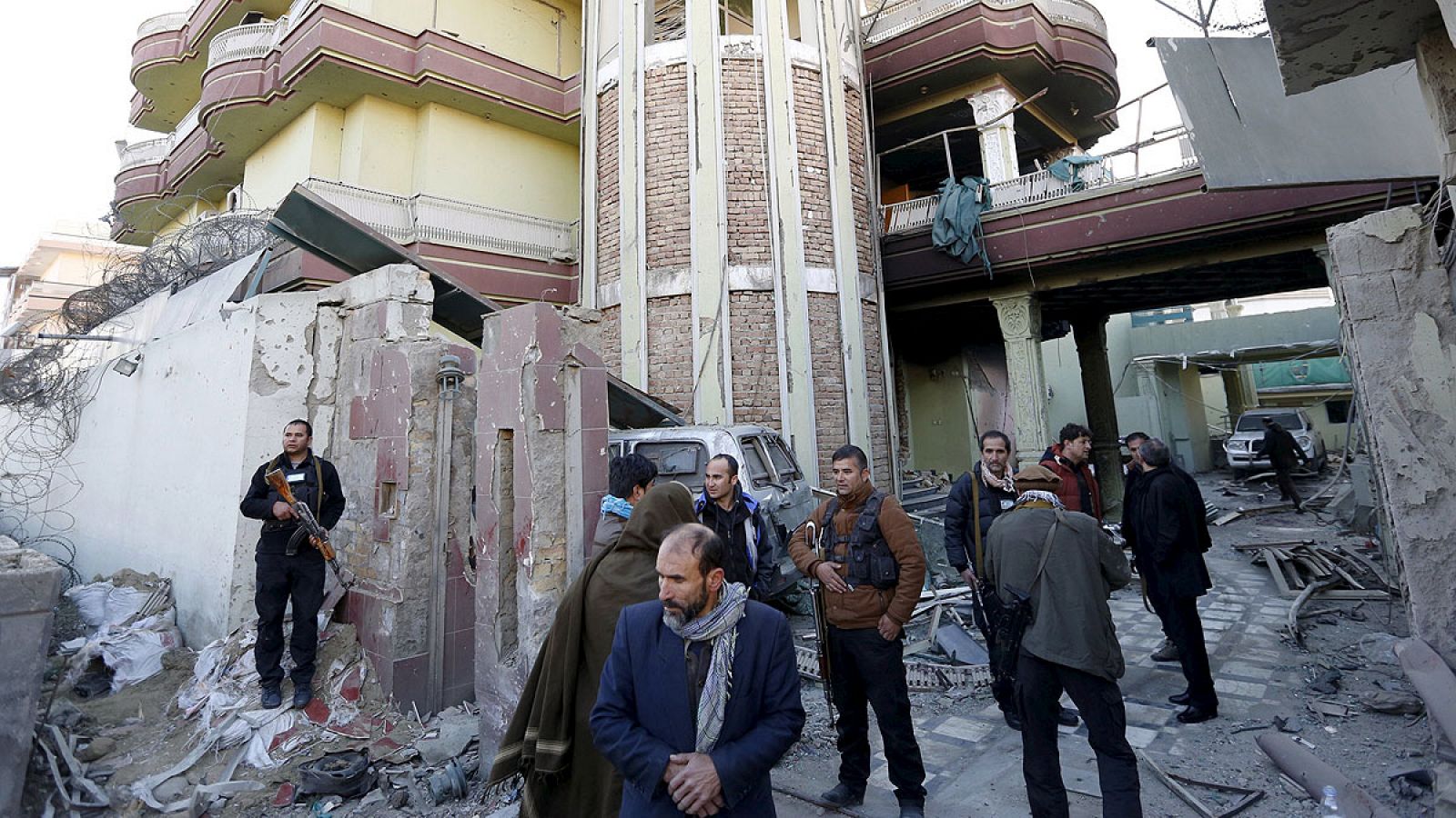 Imagen de la embajada española en Kabul tras el atentado, en 2015