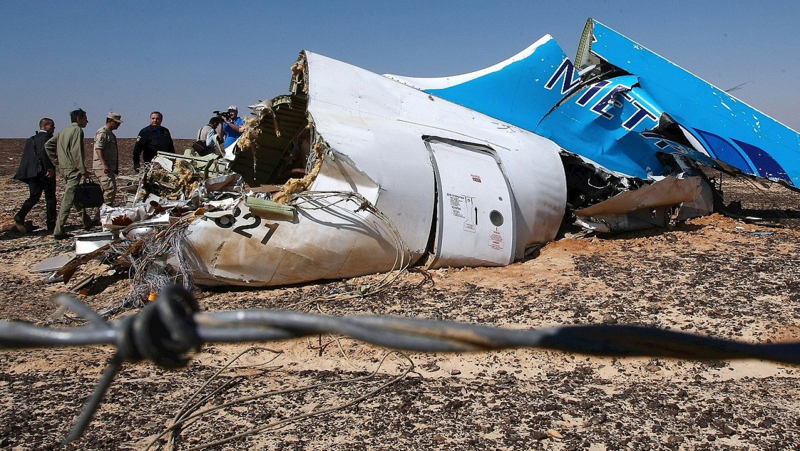 Imagen del avión ruso Airbus 321 caído en la península egipcia del Sinaí. AFP PHOTO / Ministerio de Emergencias de Rusia / MAXIM GRIGORYEV