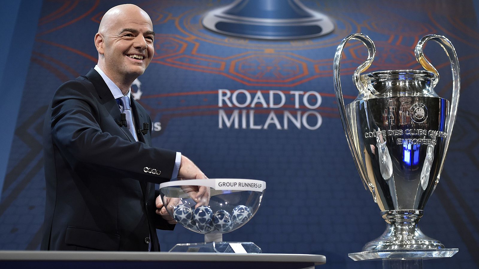 El secretario general de la UEFA, Gianni Infantino, en el sorteo de la Champions.