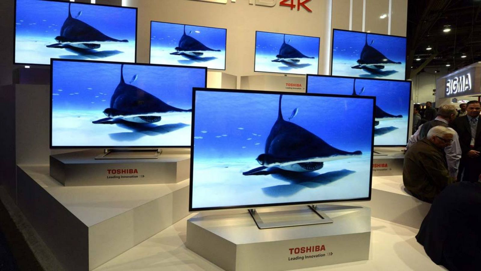Varios televisores Toshiba Ultra HD 4K en la feria de electrónica de consumo en Las Vegas