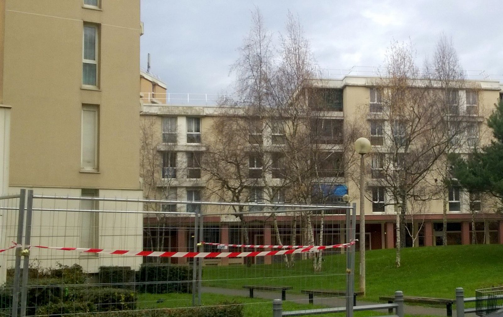 Urbanización de Villiers-sur-Marne, localidad cerca de París, en la que ha sido arrestado un hombre de 29 años vinculado con los atentados del 13 de noviembre