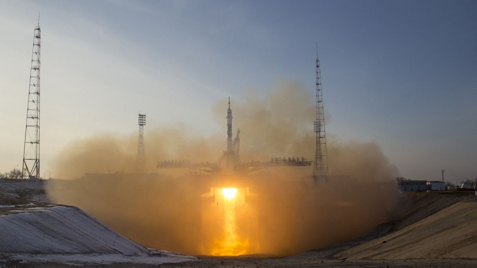 Lanzamiento de la nave Soyuz TMA-19M desde el cosmódromo de Baikonur (Kazajistán)