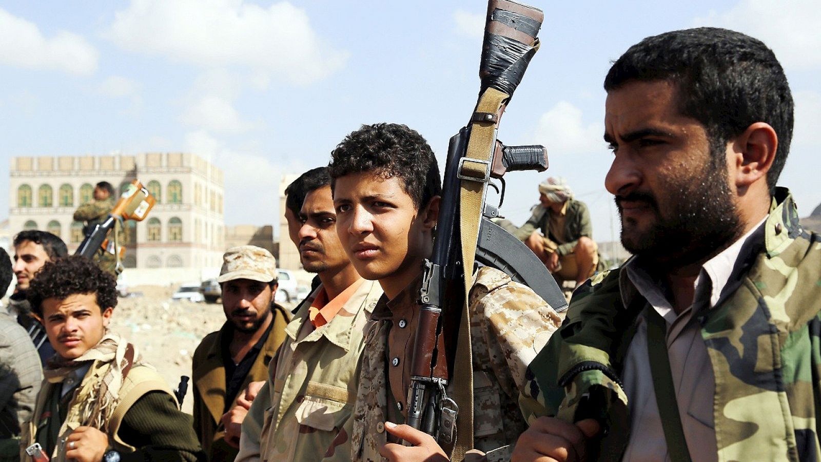 Combatientes hutíes en Saná, capital de Yemen, el 15 de diciembre de 2015. AFP PHOTO / ABDEL RAHMAN ABDALLAH