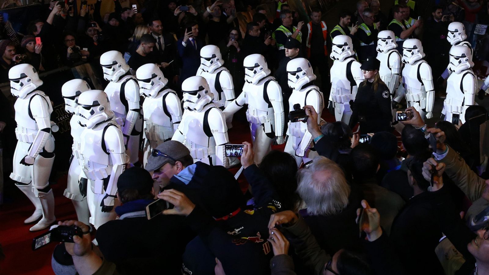 Estreno europeo de 'Star Wars: El despertar de la fuerza' en Londres.