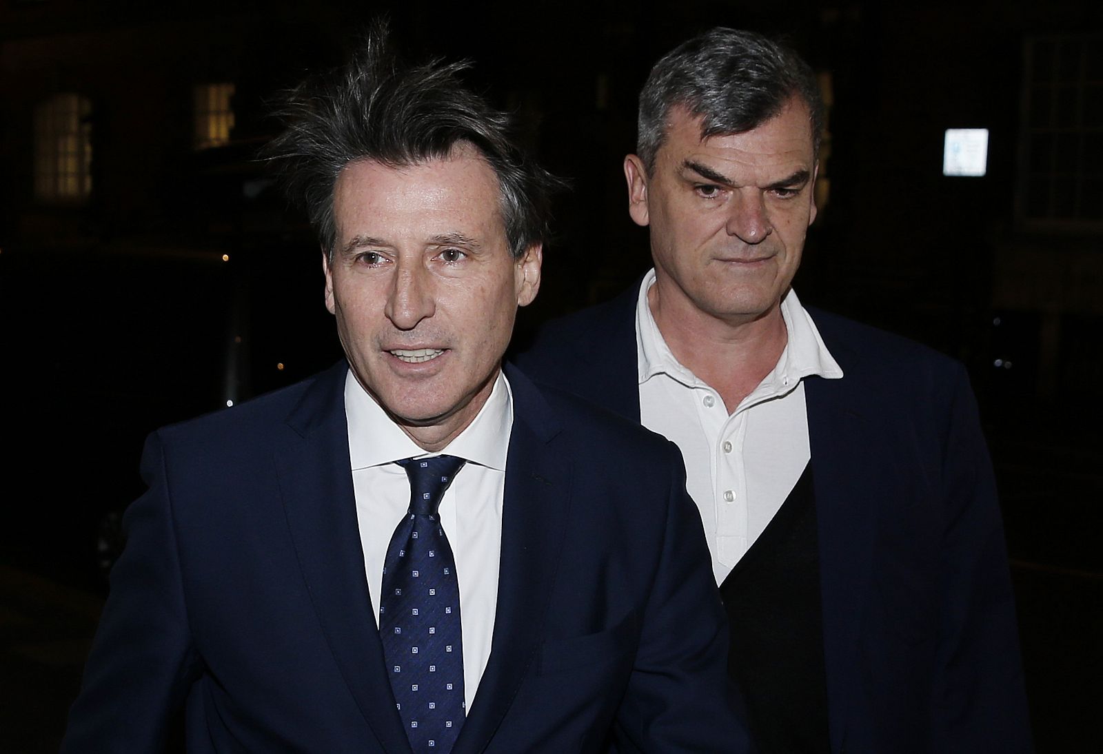 Foto de archivo de Sebastian Coe junto a Nick Davies.