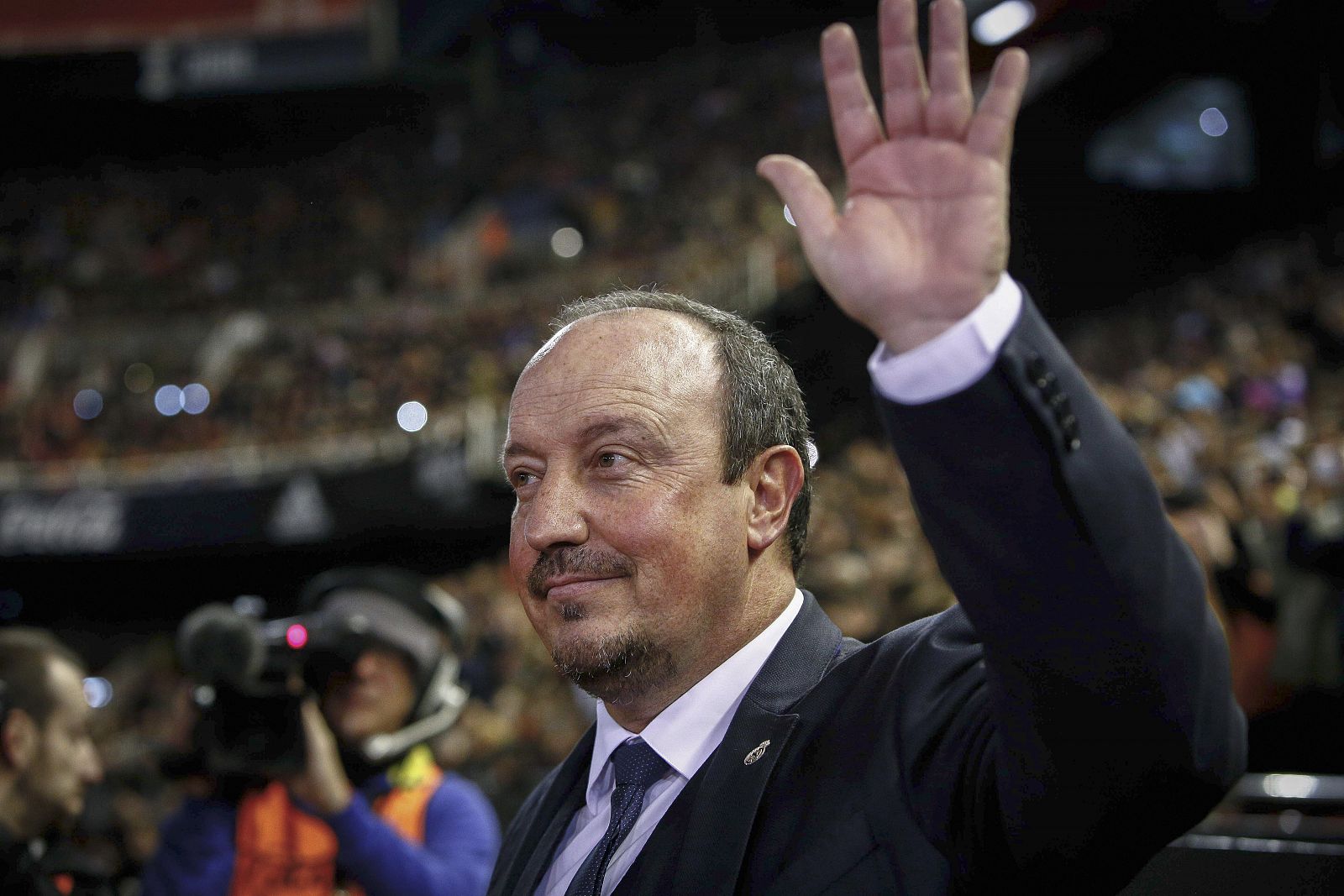 Rafa Benítez momentos antes de comenzar el partido en Mestalla.