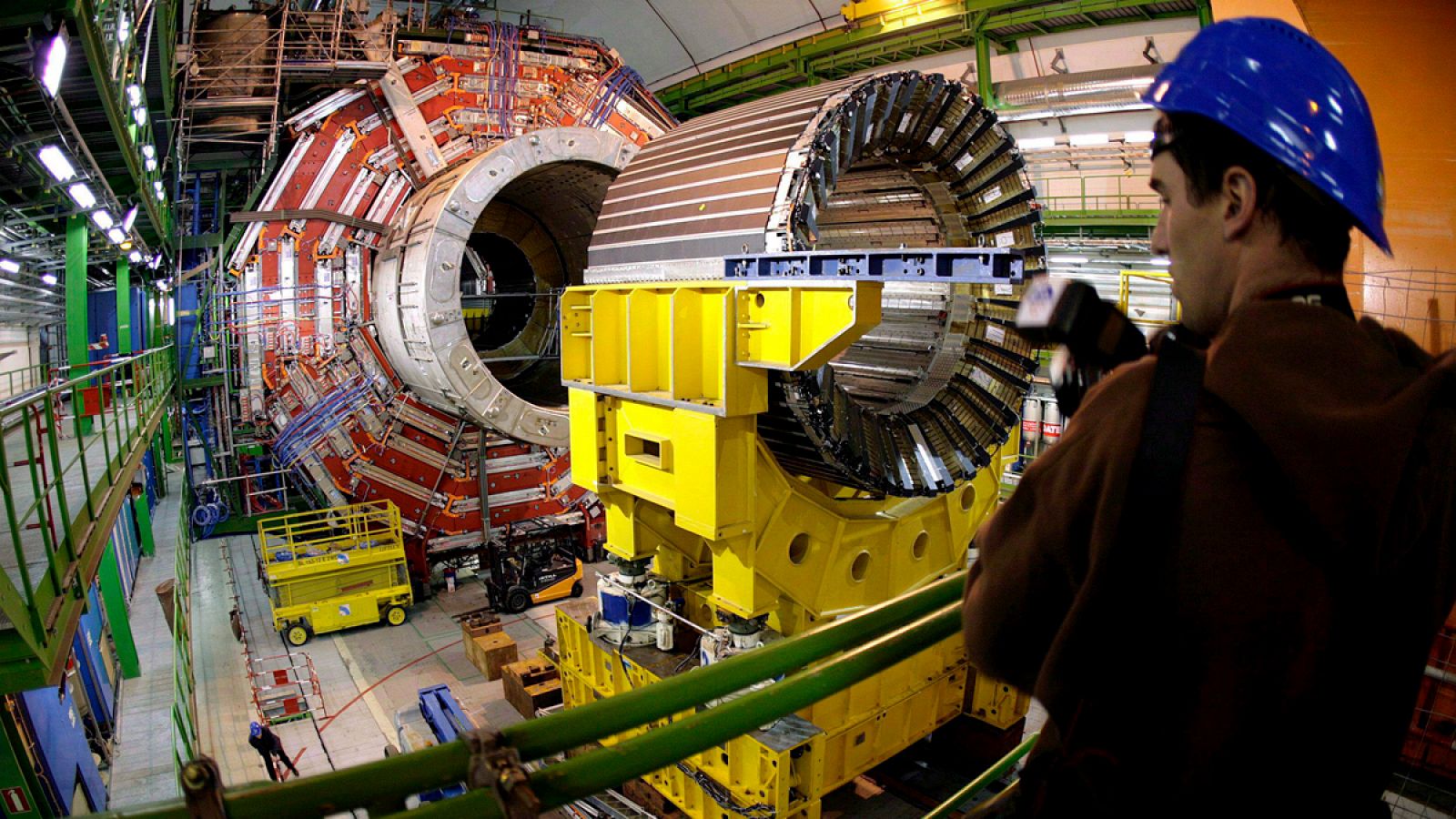 El Gran Colisionador de Hadrones (LHC) puede deparar grandes sorpresas en 2016.