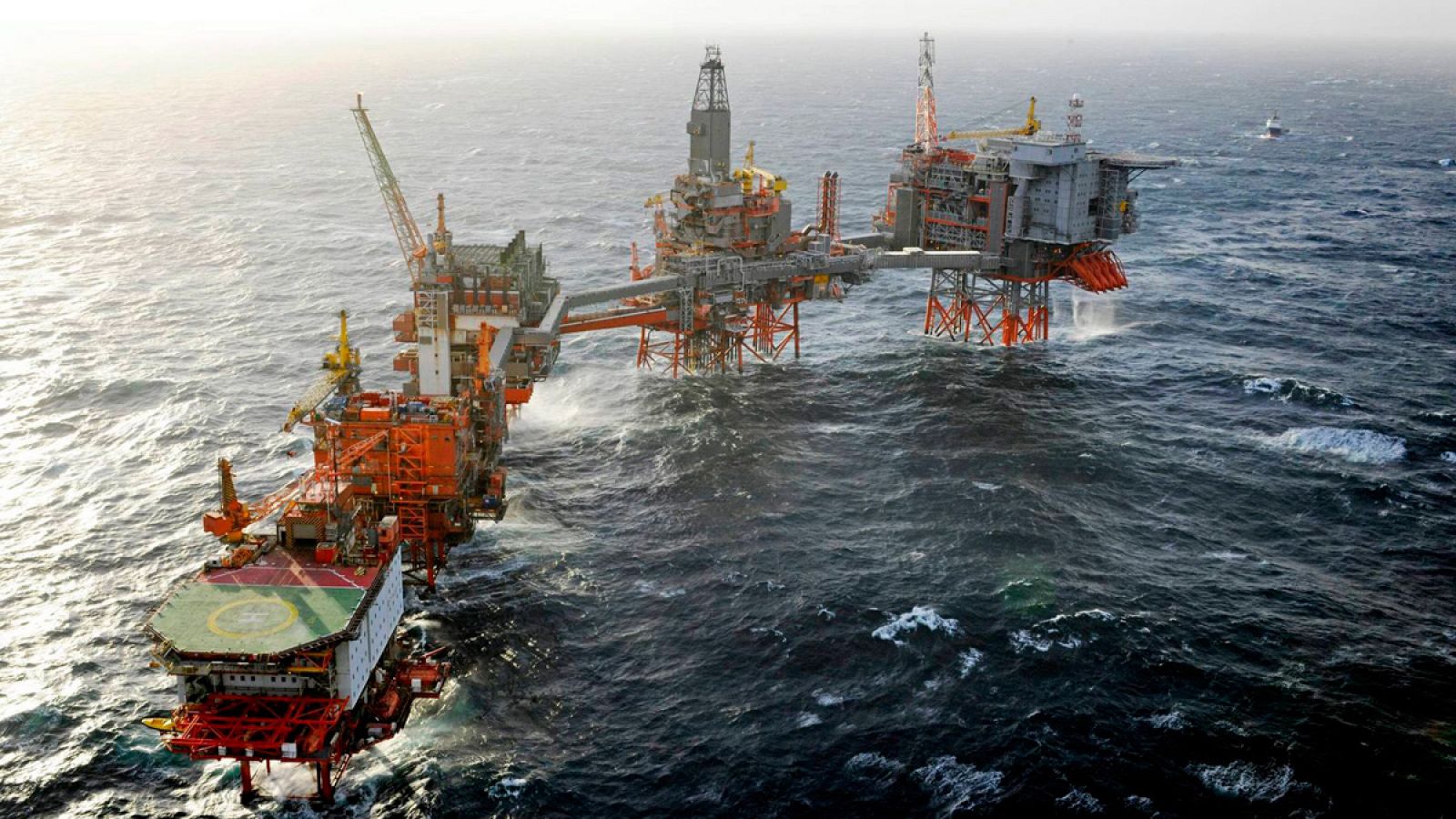 Fotografía de archivo de una plataforma petrolífera de BP en el Mar del Norte