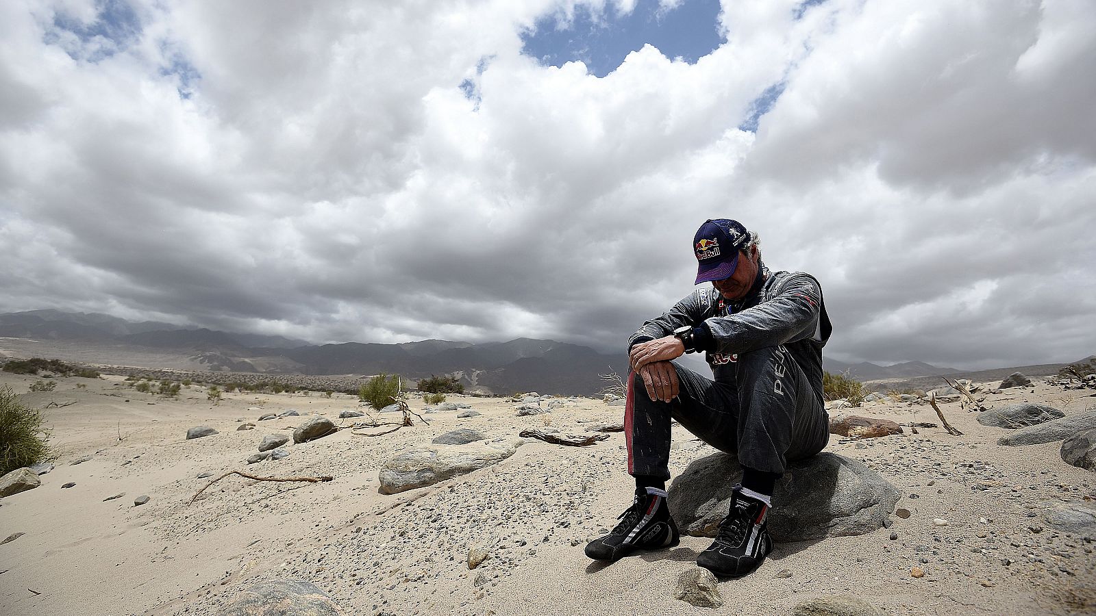 Carlos Sainz, tras perder todas las opciones en el Dakar 2016.