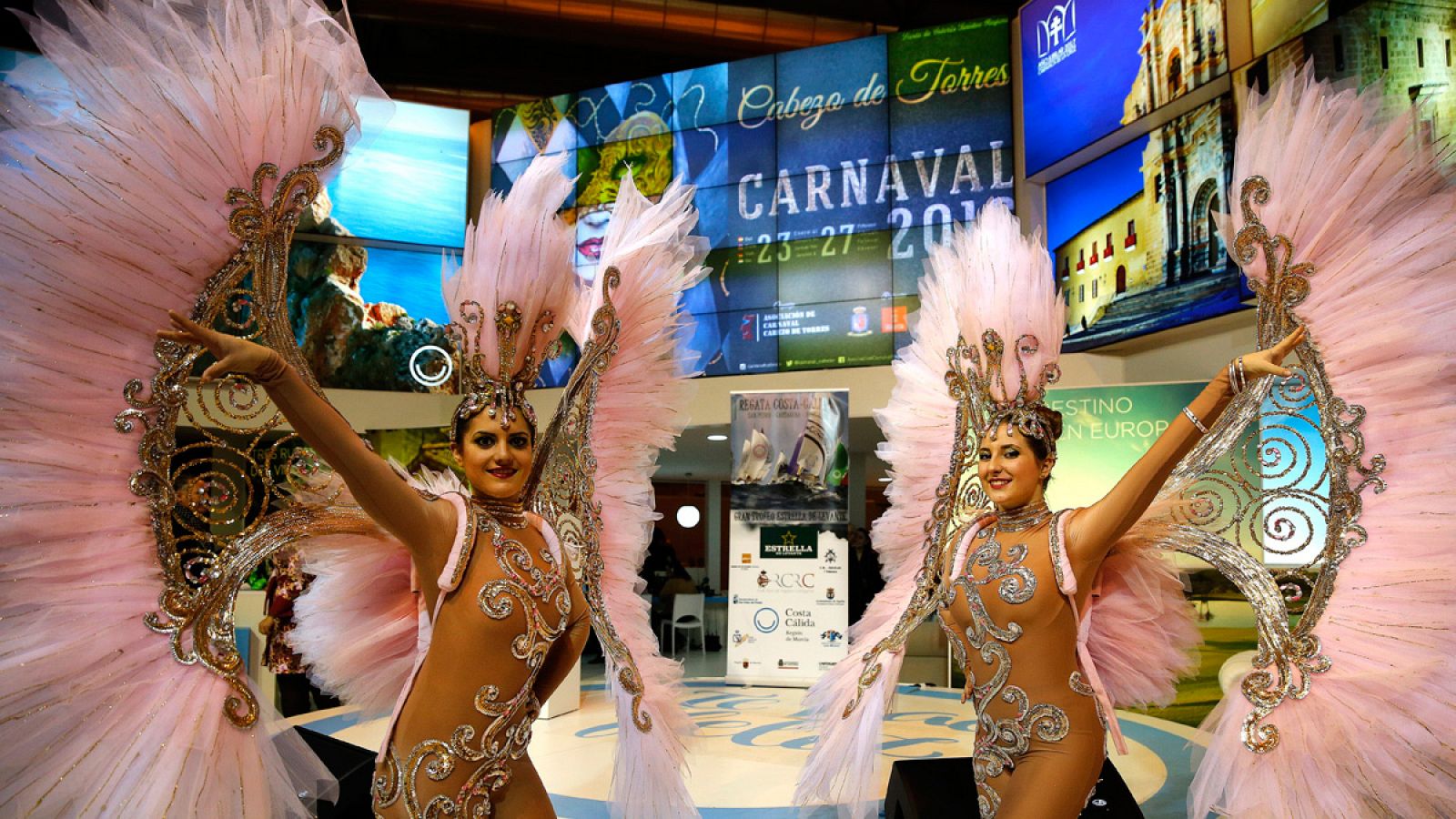 Promoción del carnaval de Cabezo de Torres en el stand de Murcia
