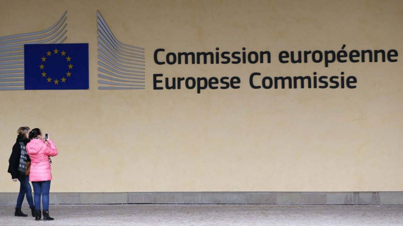 Entrada de la sede de la Comisión Europea en Bruselas