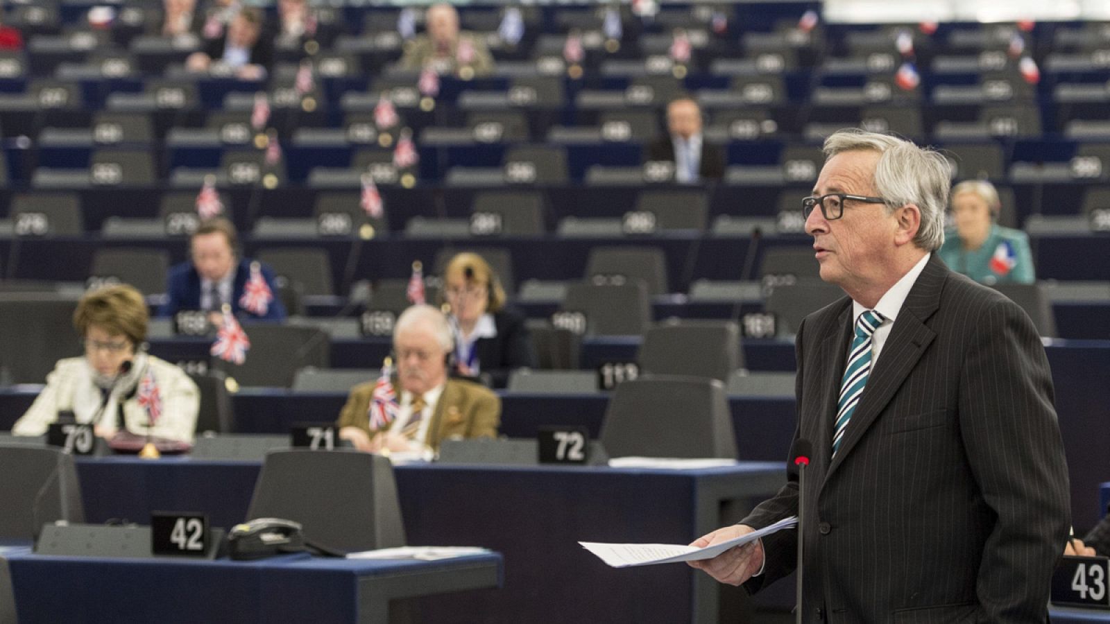 El presidente de la Comisión Europea, Jean-Claude Juncker, pronuncia su discurso ante el pleno de la Eurocámara en Estrasburgo