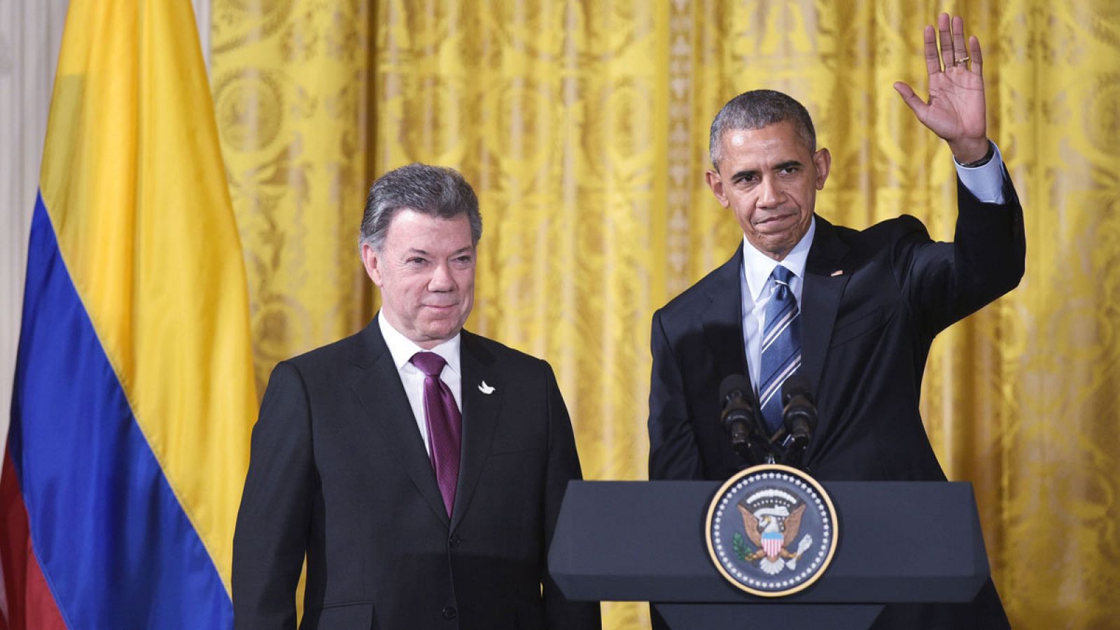 El presidente de Estados Unidos, Barack Obama, y el de Colombia, Juan Manuel Santos, comparecen tras su reunión en la Casa Blanca.