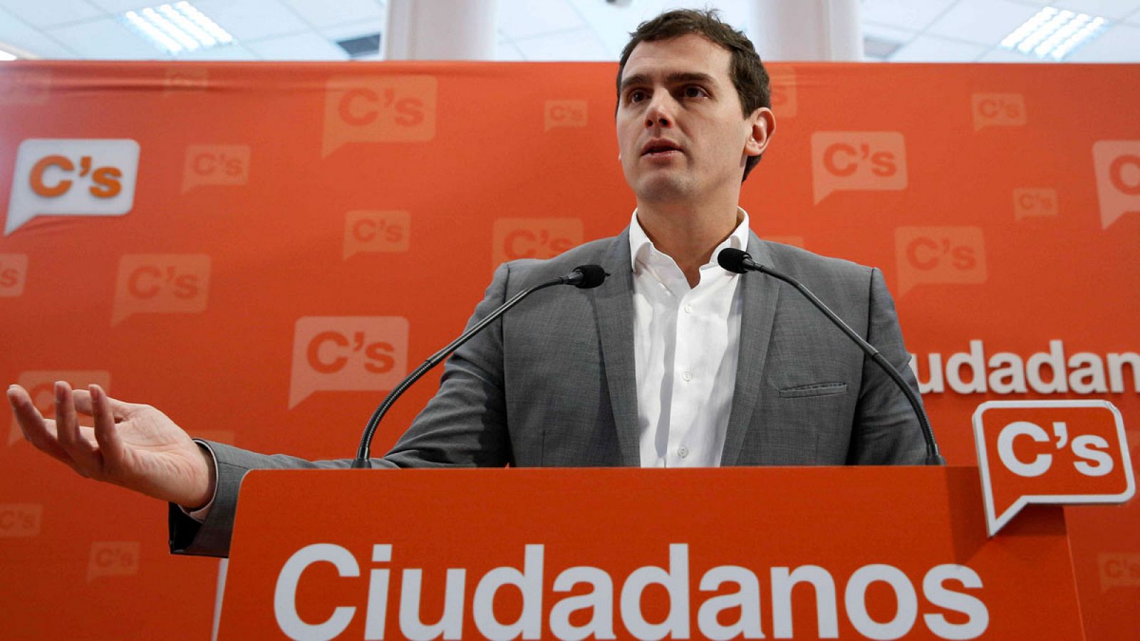 El líder de Ciudadanos, Albert Rivera, comparece ante los medios tras presidir la Ejecutiva Nacional del partido