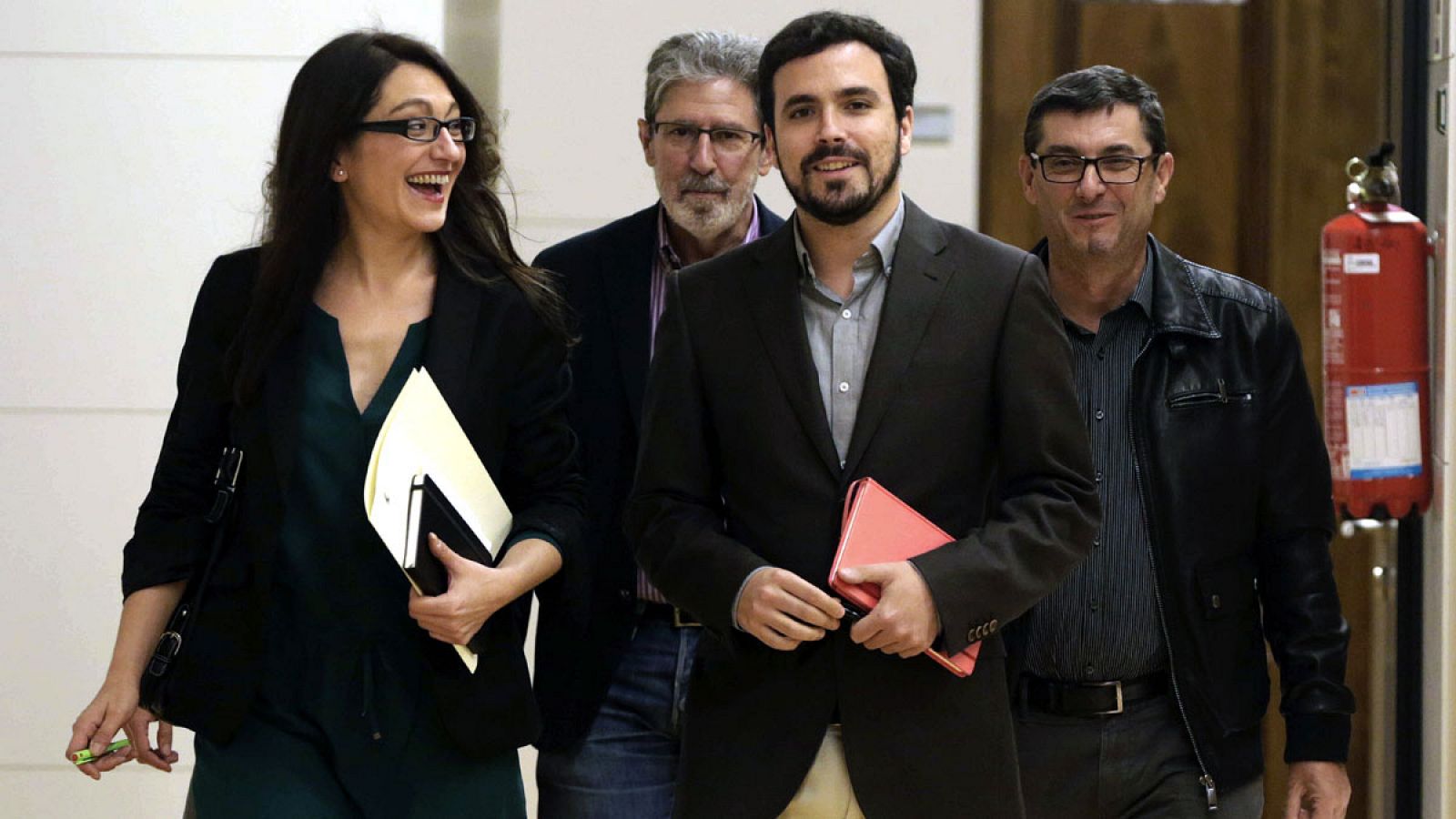 El diputado de IU Alberto Garzón a su llegada  al Congreso a la reunión con el PSOE