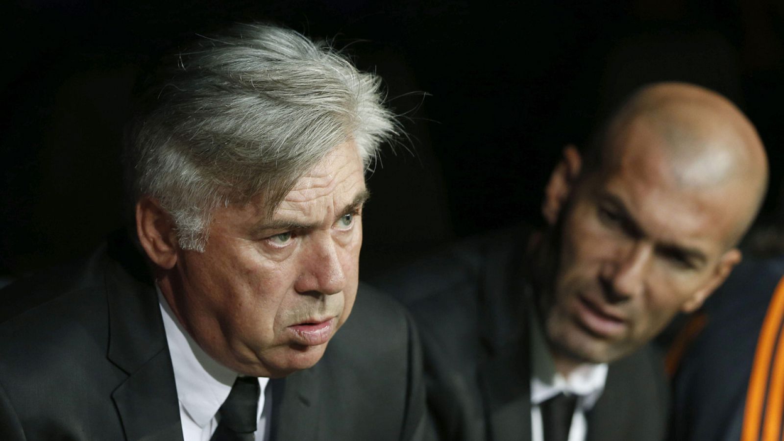 Ancelotti y Zidane en el banquillo del Bernabéu en 2013