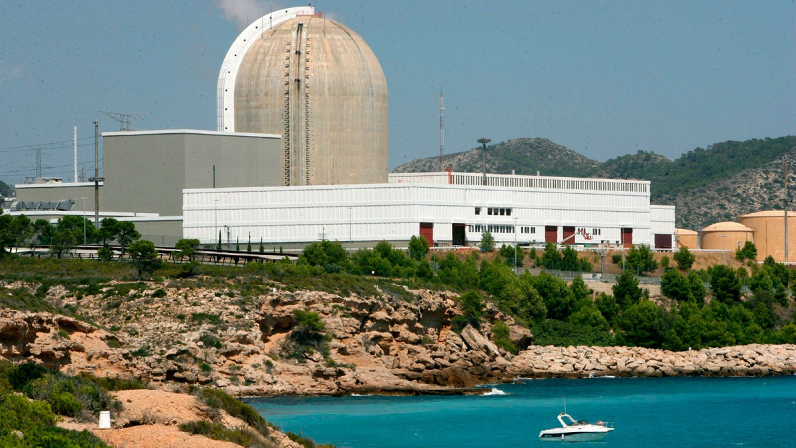 Vista de la central nuclear de Vandellós, en Tarragona