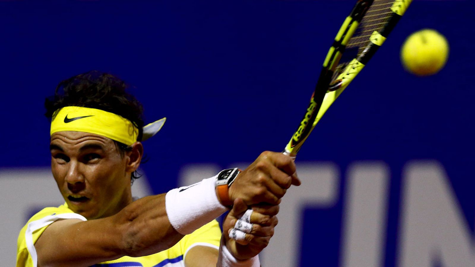 Rafa Nadal durante su partido contra Juan Mónaco en Buenos Aires.