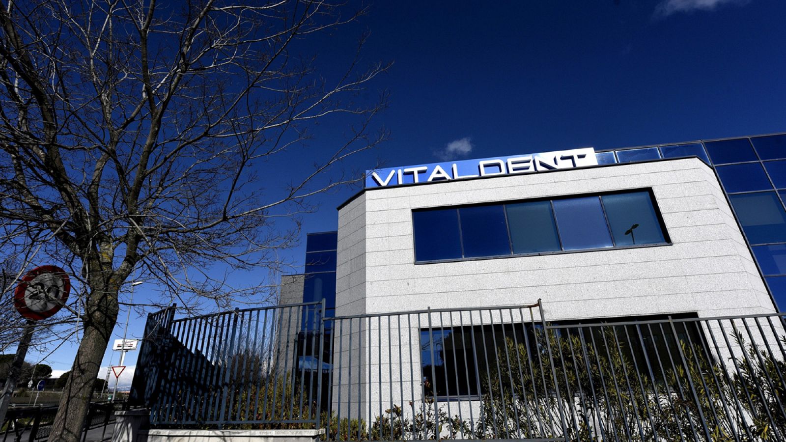 Fachada de la sede de Vitaldent en Las Rozas, Madrid