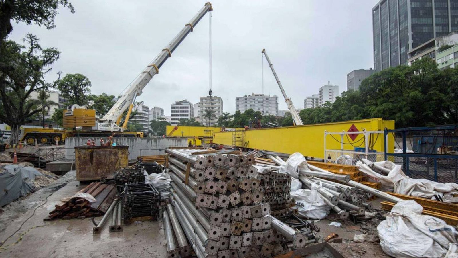 Obras públicas de construcción de nuevas estaciones del Metro de Río de Janeiro, en Brasil
