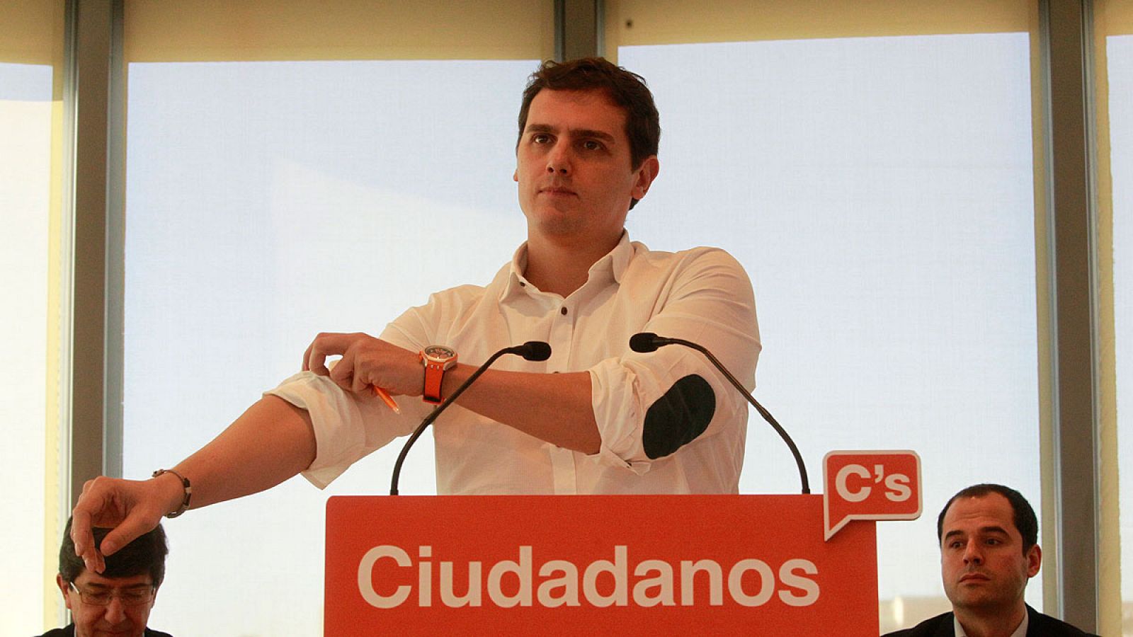 El líder de Ciudadanos, Albert Rivera, en una reunión con miembros de su partido en Madrid