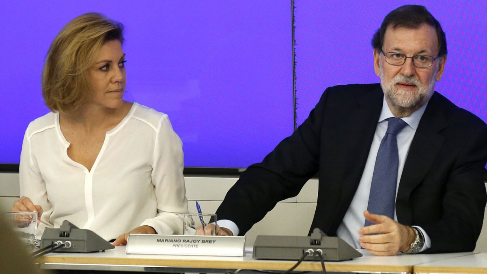 El presidente del PP Mariano Rajoy junto a la secretaria general del partido María Dolores de Cospedal