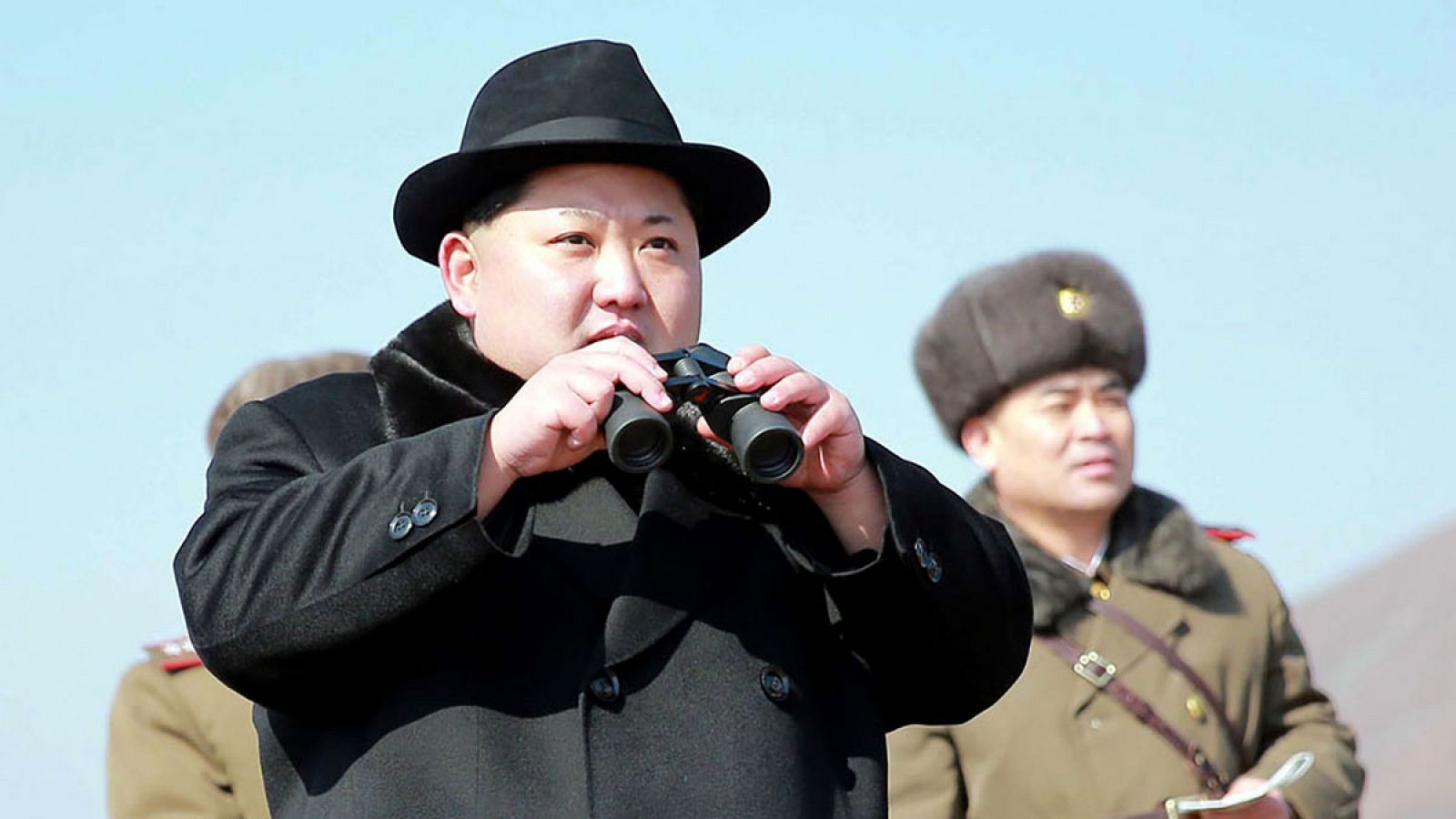 Kim Jong-Un inspecciona los movimientos de sus tropas