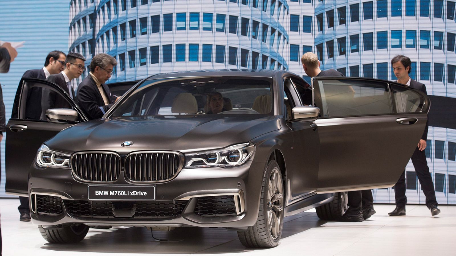 El nuevo BMW M760Li xDrive en el Salón del Automóvil de Ginebra, Suiza