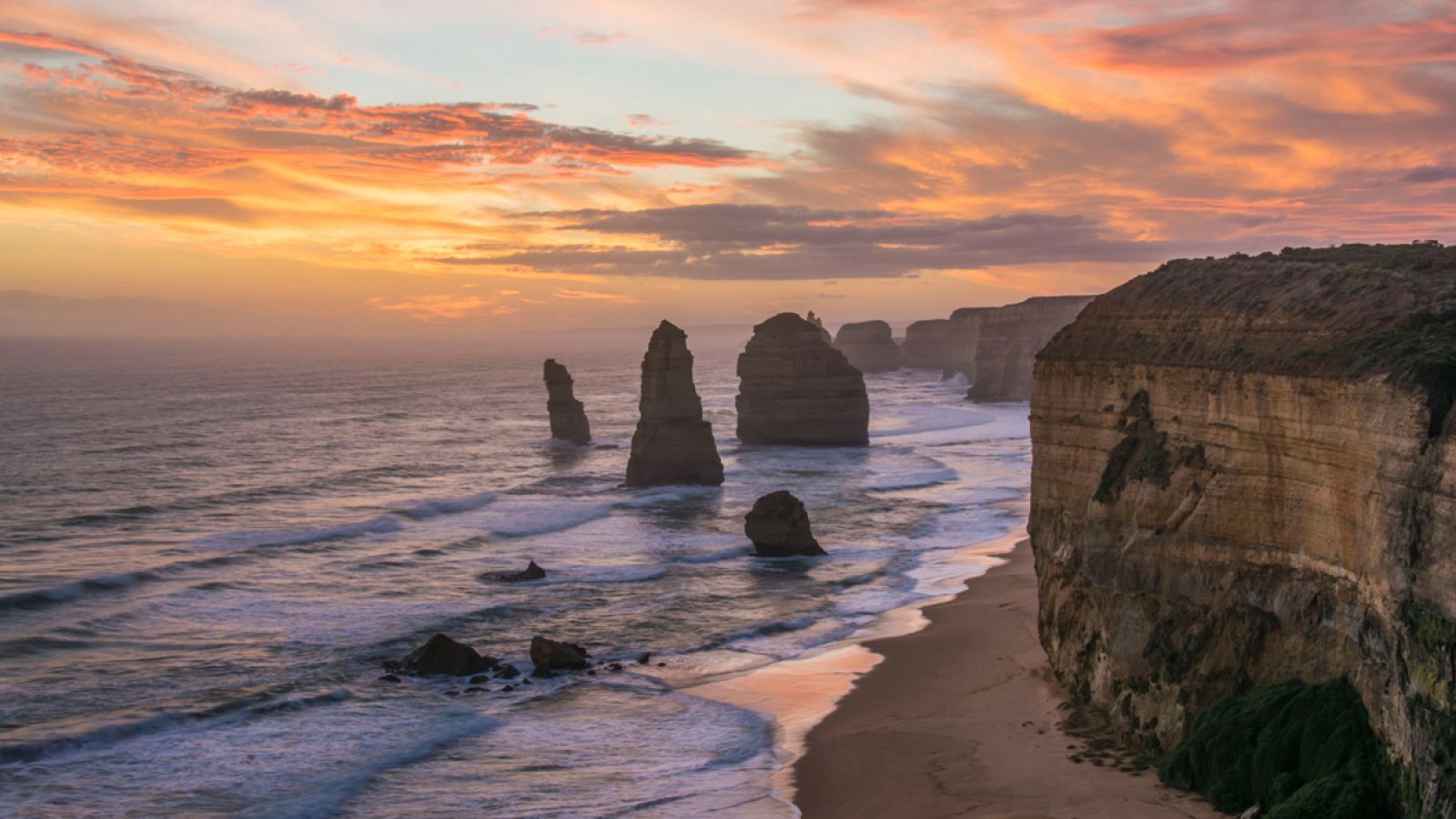 Los "Doce apóstoles" formaron parte de un gran acantilado de caliza en el sur de Australia.