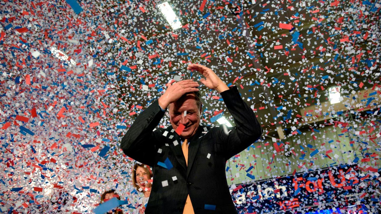 John Kasich, celebrando su victoria en Ohio con sus seguidores