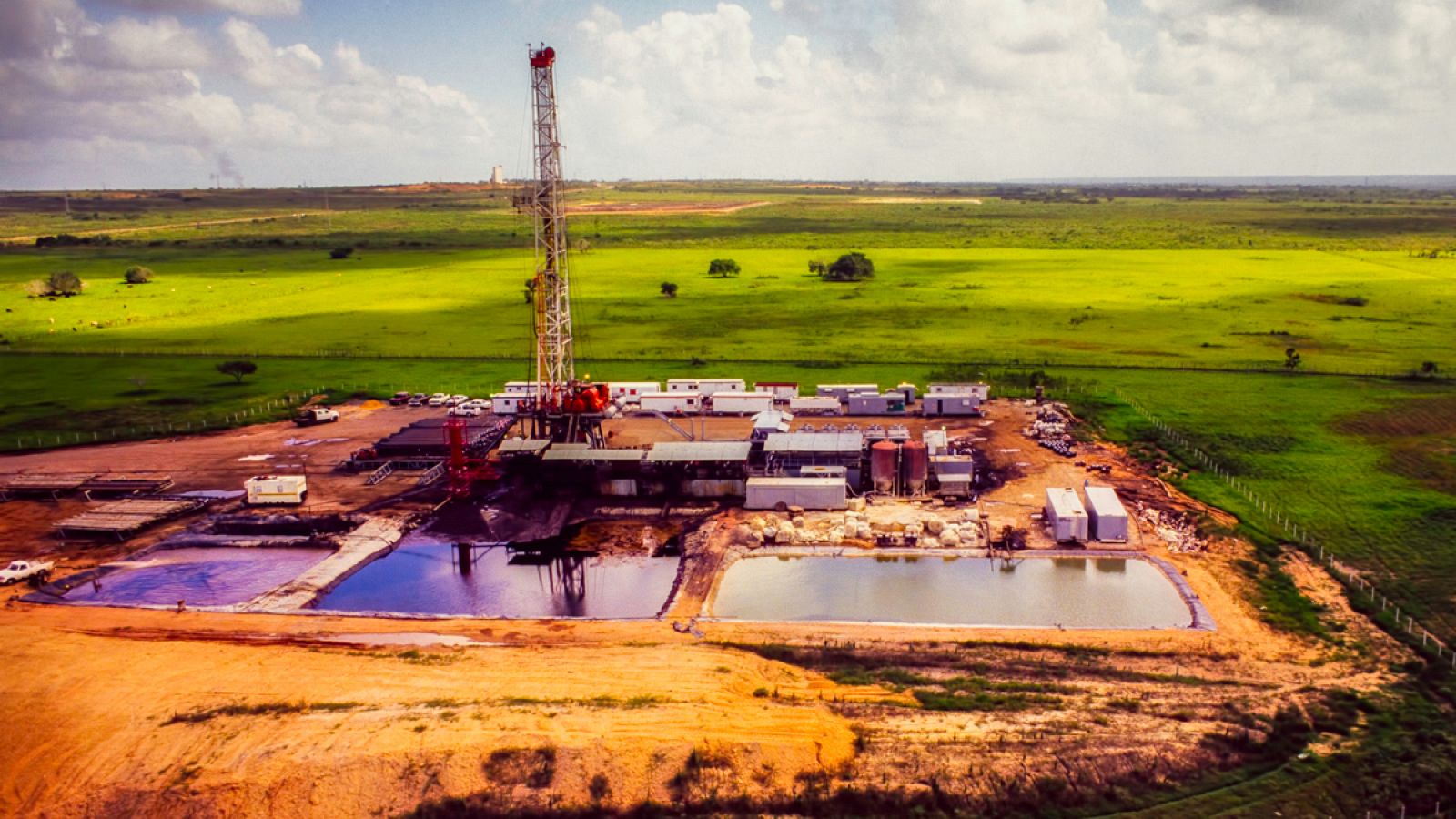 El "fracking" es la técnica de exploración petrolífera y gasífera conocida como fracturación hidráulica.