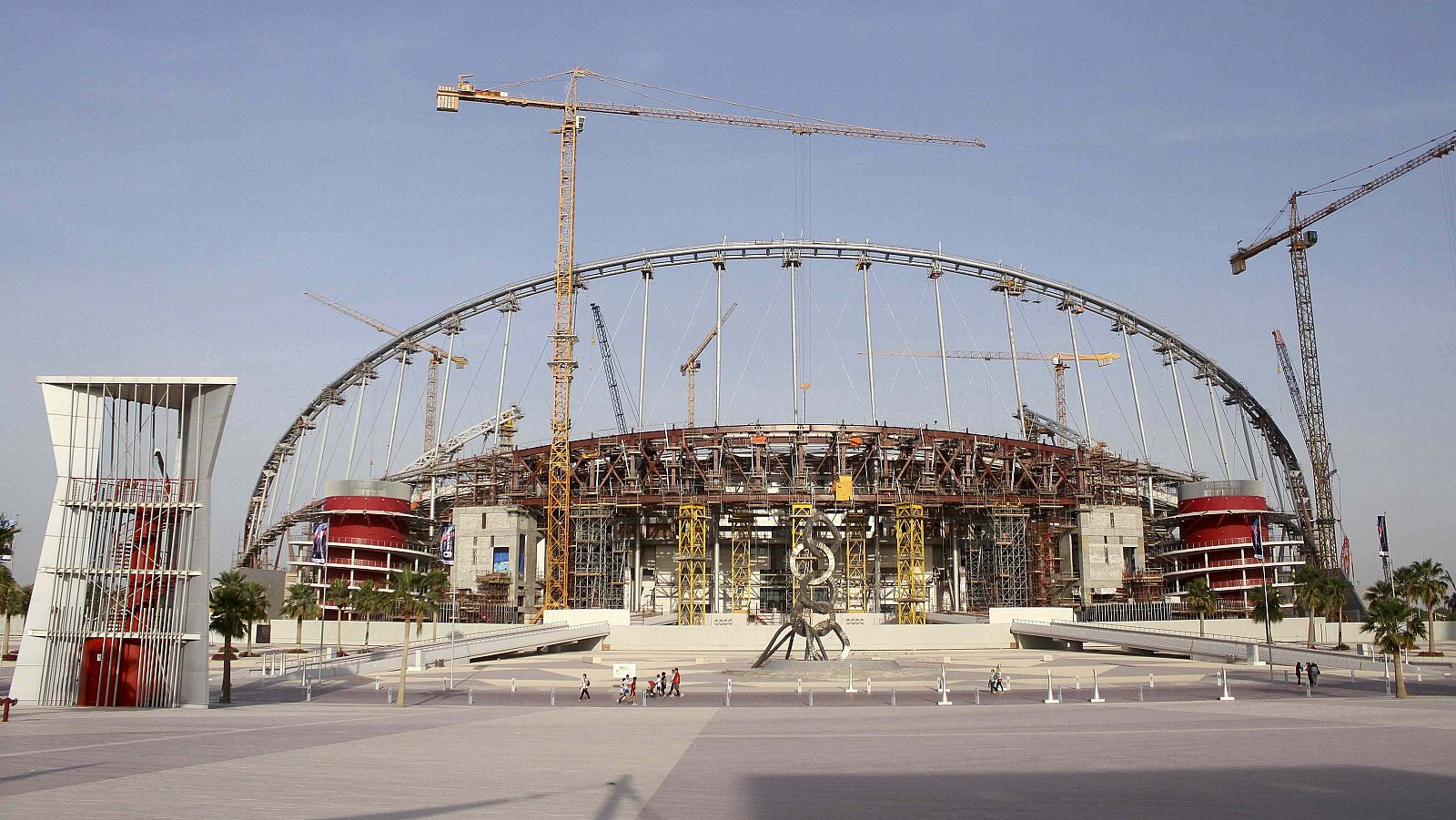 El estadio Khalifa International, en Doha, en construcción.