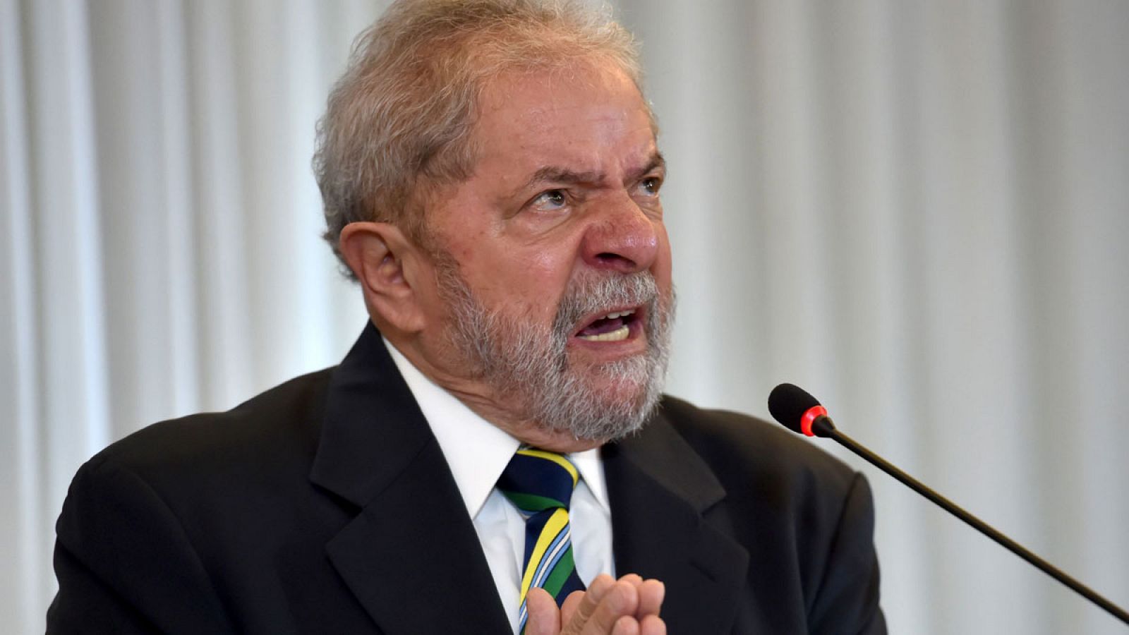 Lula da Silva gesticula durante una rueda de prensa el pasado 28 de marzo en Sao Paulo (Brasil).