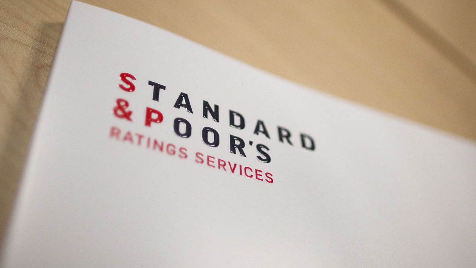 Folleto de servicios de la agencia Standard & Poor's