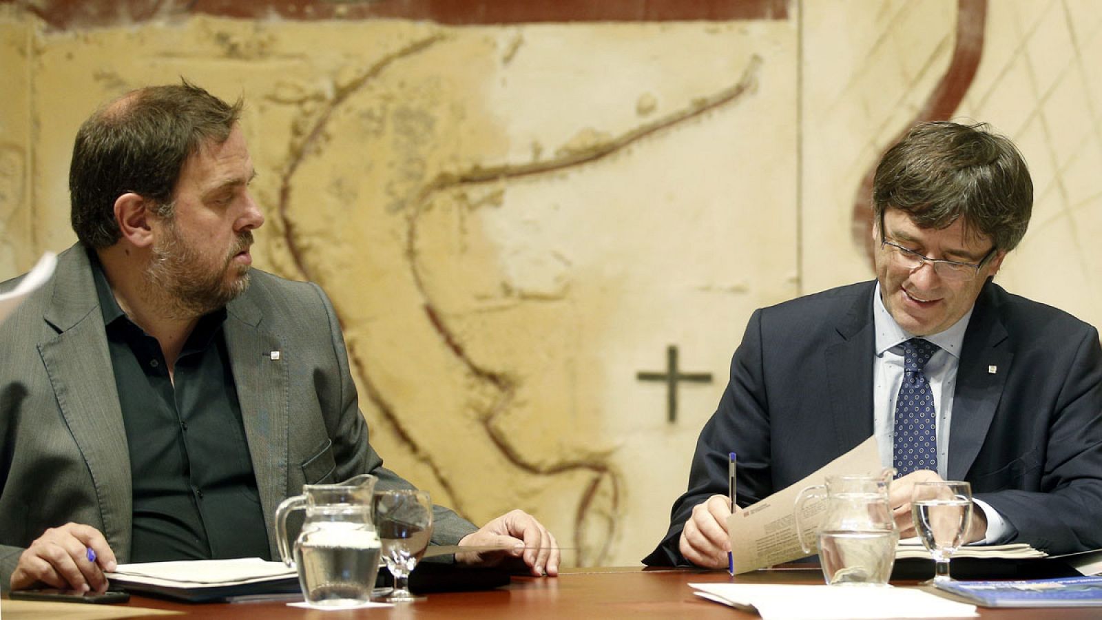 El presidente catalán, Carles Puigdemont y el vicepresidente catalán, Oriol Junqueras