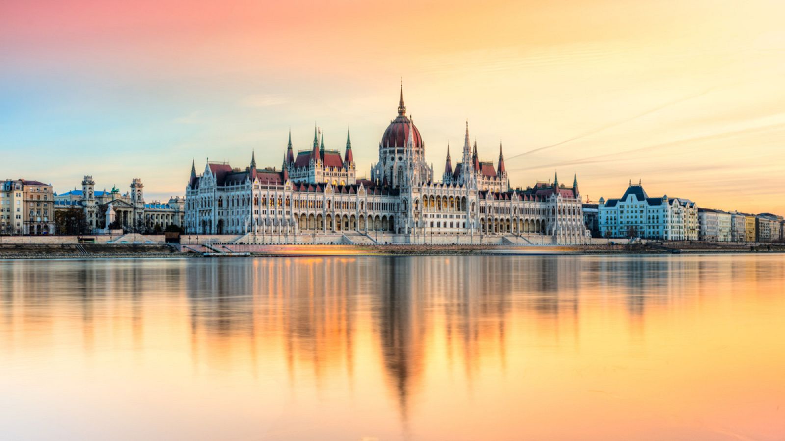 El Parlamento de Hungría en Budapest